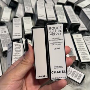 CHANEL Limited Edition Rouge Allure Velvet #06 - NEW